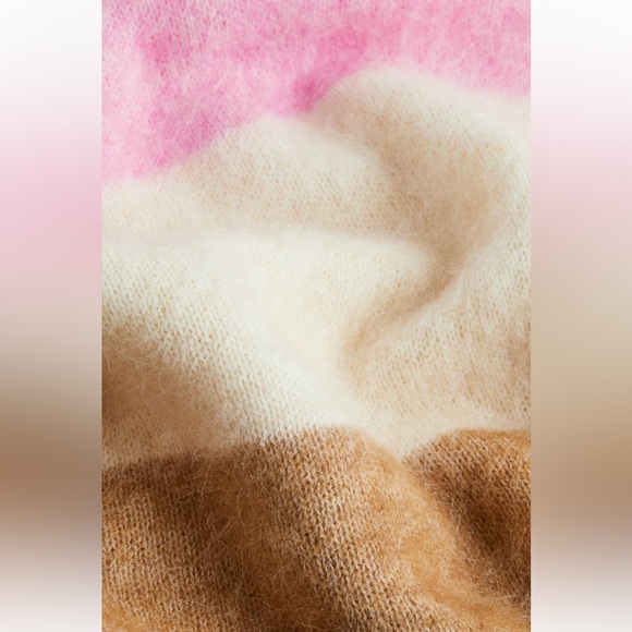 H&M Sweater - Picture 5 of 9